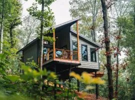 Summer Breeze at Willow Treehouse -Treetop Escapes