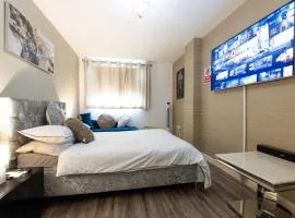 FIve Star Rated Condo