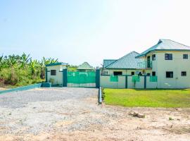 Luxurious Akwaaba Villa, pet-friendly hotel in Kwesimintim