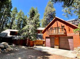 Root-Stone Lodge, מלון בFern Valley
