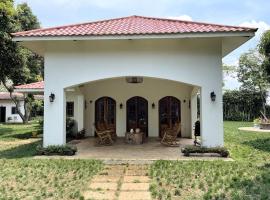 Van Kouwenhoven Hostel, hotel with parking in Diriamba