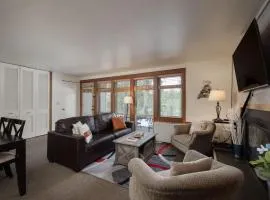 Cozy Cascade Retreat - For 4