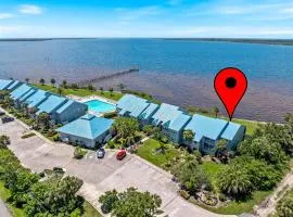Riverfront Condo w Water Views-Heated Pool