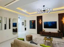 Luxe Haven Apartment
