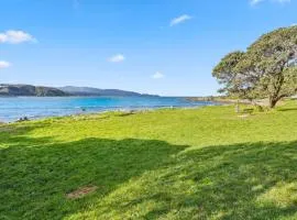 Seaside Nook - Wellington Holiday Home