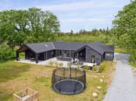 Spacious Retreat for 20 - By Traum Ferienwohnungen