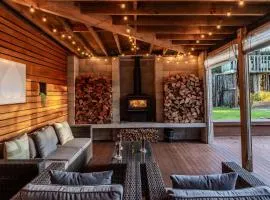 Inn Lewis - Beside the Redwoods with Spa Pool