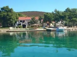 Family friendly seaside apartments Brgulje, Molat - 24673