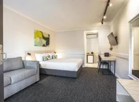 Nightcap at Matthew Flinders Hotel