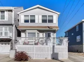 2 story beach house 3-Bedroom 2 baths Home 2 Blocks from the Ocean & Boardwalk Seaside heights