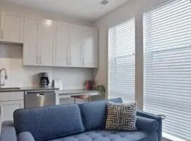 CozySuites Spacious SDO, Lawrenceville