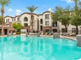 CozySuites Glendale by the stadium with pool 19