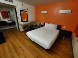 Super 8 by Wyndham Petaluma