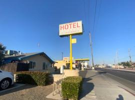 Hotel Paisano, hotel v destinaci Reedley