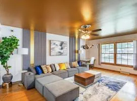 Luxury 8 guest, King Bed, garage