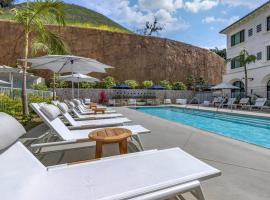 Cambria Hotel Calabasas - Malibu