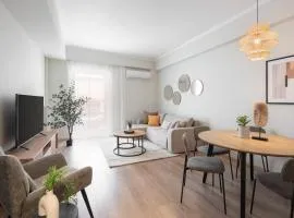 Spacious Luxury Apartment Near Piraeus Port