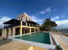 Stunning Manda Beachfront 6-bed Villa with Pool, hotel v destinaci Shela