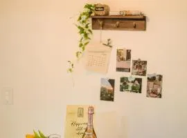Opening Special,4 min to Airport Bus, 6 min to Olive Young, fast access to Gangnam, Jamsil, Jongno, Hongdae, Express Bus Terminal , anywhere in the city