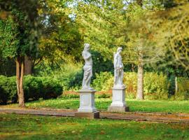 Apple Manor & Garden Complex, Hotel in Silajāni