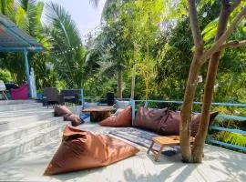 Tropical Reserve Hostel