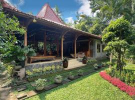 Dream Village Jogja, hotel v destinaci Jarakan