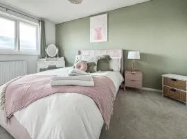 Charming 3 Bed Home in Cowes