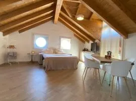 Romantic Room AL RIFUGIO DEI SOGNI terrazza con vista lago mozzafiato