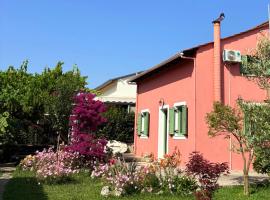 Chlóe Garden House, ξενοδοχείο σε Néa Thésis