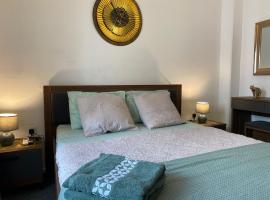 Sea Breeze Retreat - Comfort Apartments in the Heart of Sliema, hotel v destinaci Sliema