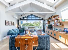 Villa Elisa - Maison esprit loft 500m plage, hotel in Biarritz