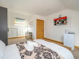 -RB7B- For your relaxed and Cosy stay with Free WiFi