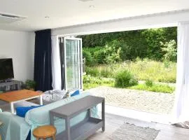 Open Plan Dog Friendly Annexe Sleeping 2 I Near Local Beaches & Chichester with FREE Parking