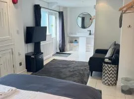 Central Kendal Escape