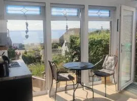 KINGHORN - Private Room, own entrance, ensuite, sunroom & Views
