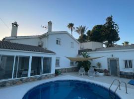 Villa with Private Pool & Hot tub, Hotel in Fortuna