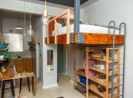 Modern City Loft - Walk & Explore