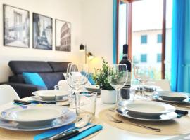 A casa di Nina & Turi con giardino e veranda, hotel u gradu 'Dongo'