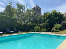 Logis Hôtel Restaurant L'Auberge du Chateau, hotel poblíž Letiště Aveyron – Rodez - RDZ, Muret-le-Château