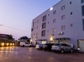 Romeneo Grand Royal Hotel โรงแรมใกล้สนามบินนานาชาติมูร์ตาลา มูฮัมเหม็ดในลากอส