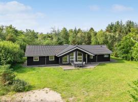 4 Bedroom Stunning Home In Fjerritslev, hotel v destinaci Fjerritslev