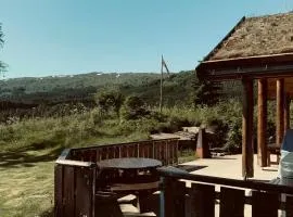 Countryside Cabin With Jacuzzi Near Stryn