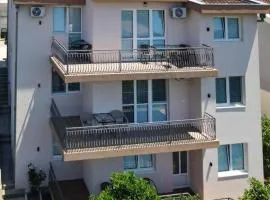Kasneci Apartments