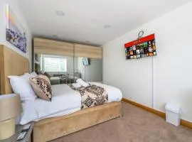 -RD7B- For your relaxed and Cosy stay with Free WiFi