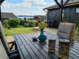 Charming Summer House Near Beach, hotell sihtkohas Åbenrå