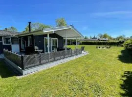 Summer House Near Bønnerup Beach