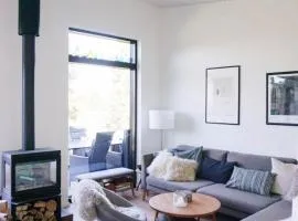Charming Architect-Designed House Near Hou Harbor