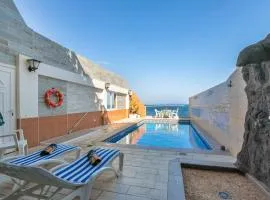 Seaside House With Heated Pool