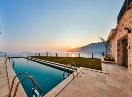 Lyxos Hotel