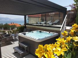 Villa Madu --- entire private villa with jacuzzi, hotel v Trogiru